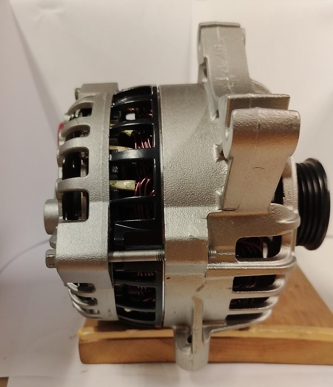 Alternator 6G 135A F8AU-10300 KFDA-7795