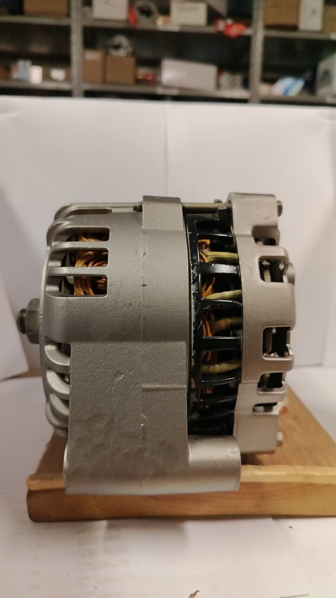 ALTERNATOR TAURUS HAS HAT EXT KFDA-8268