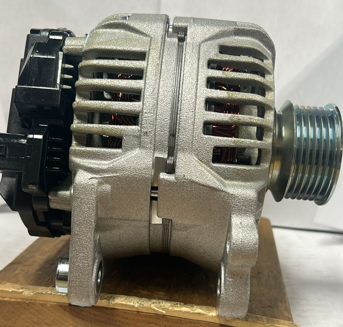 ALTERNATOR LINDI 0-124-315-032R